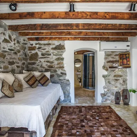 #Classicvillas, Luxurious Historic Villa Villa